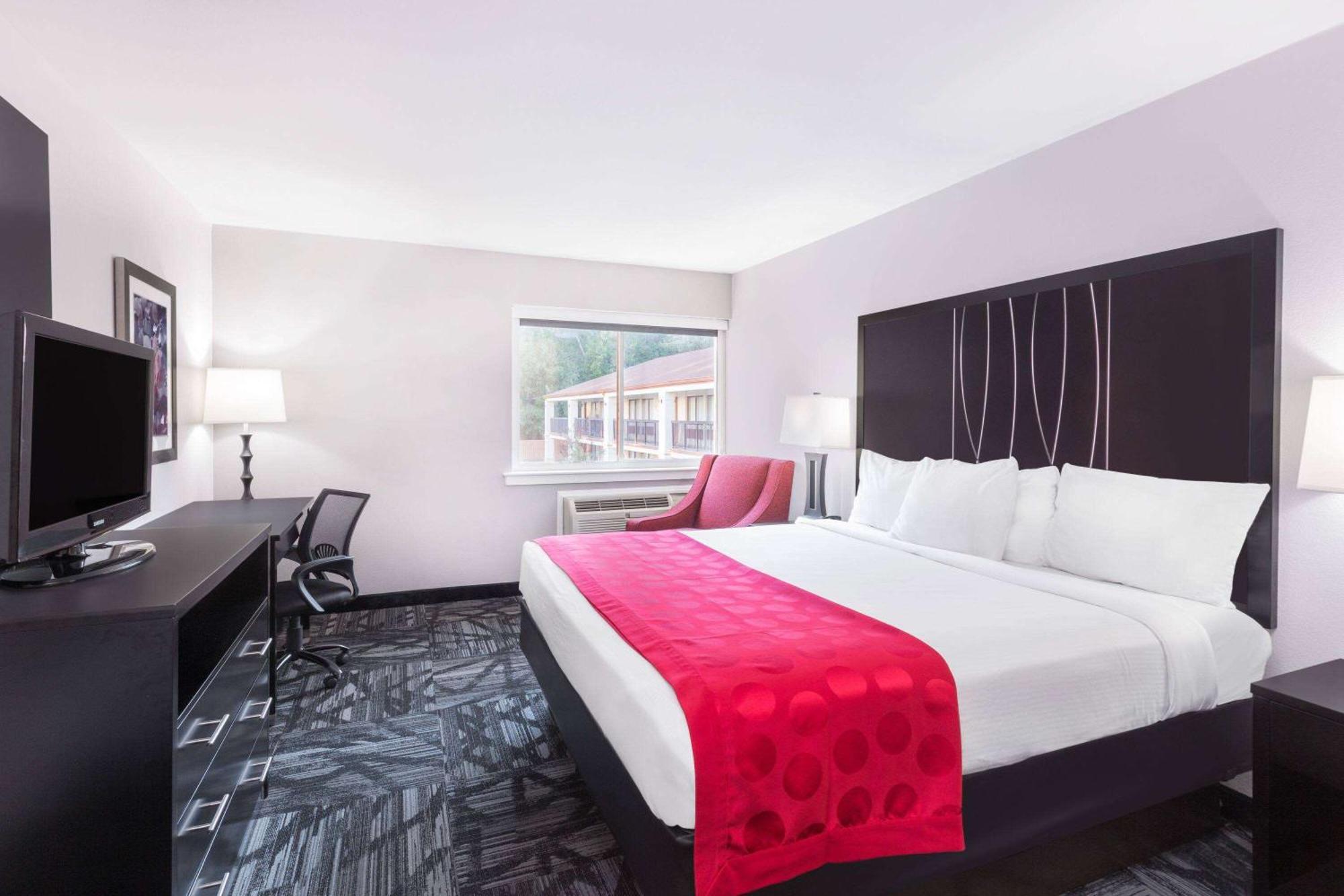Ramada By Wyndham Tuscaloosa Hotel Luaran gambar