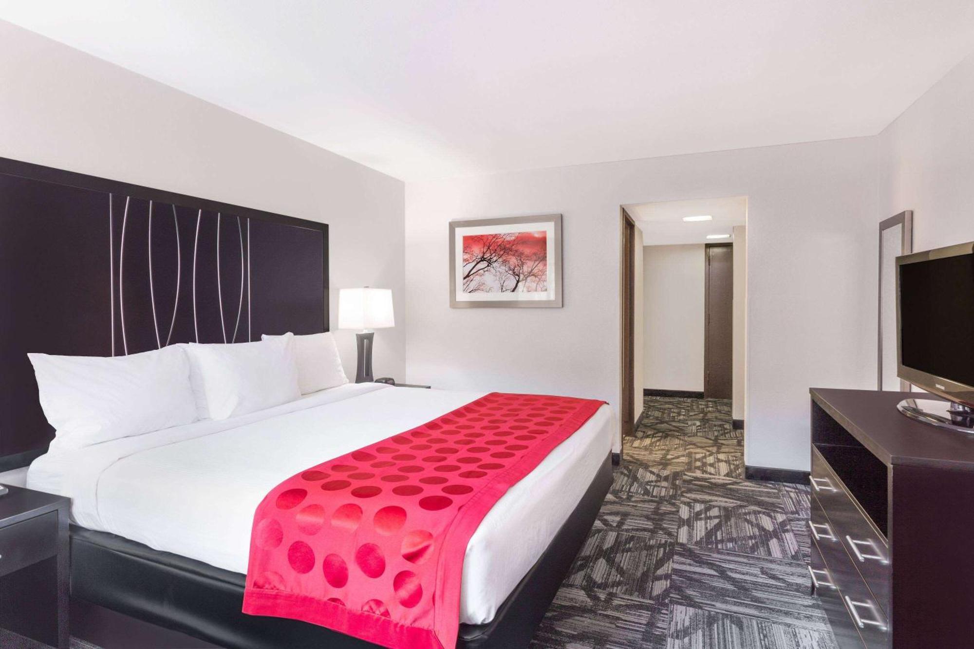Ramada By Wyndham Tuscaloosa Hotel Luaran gambar